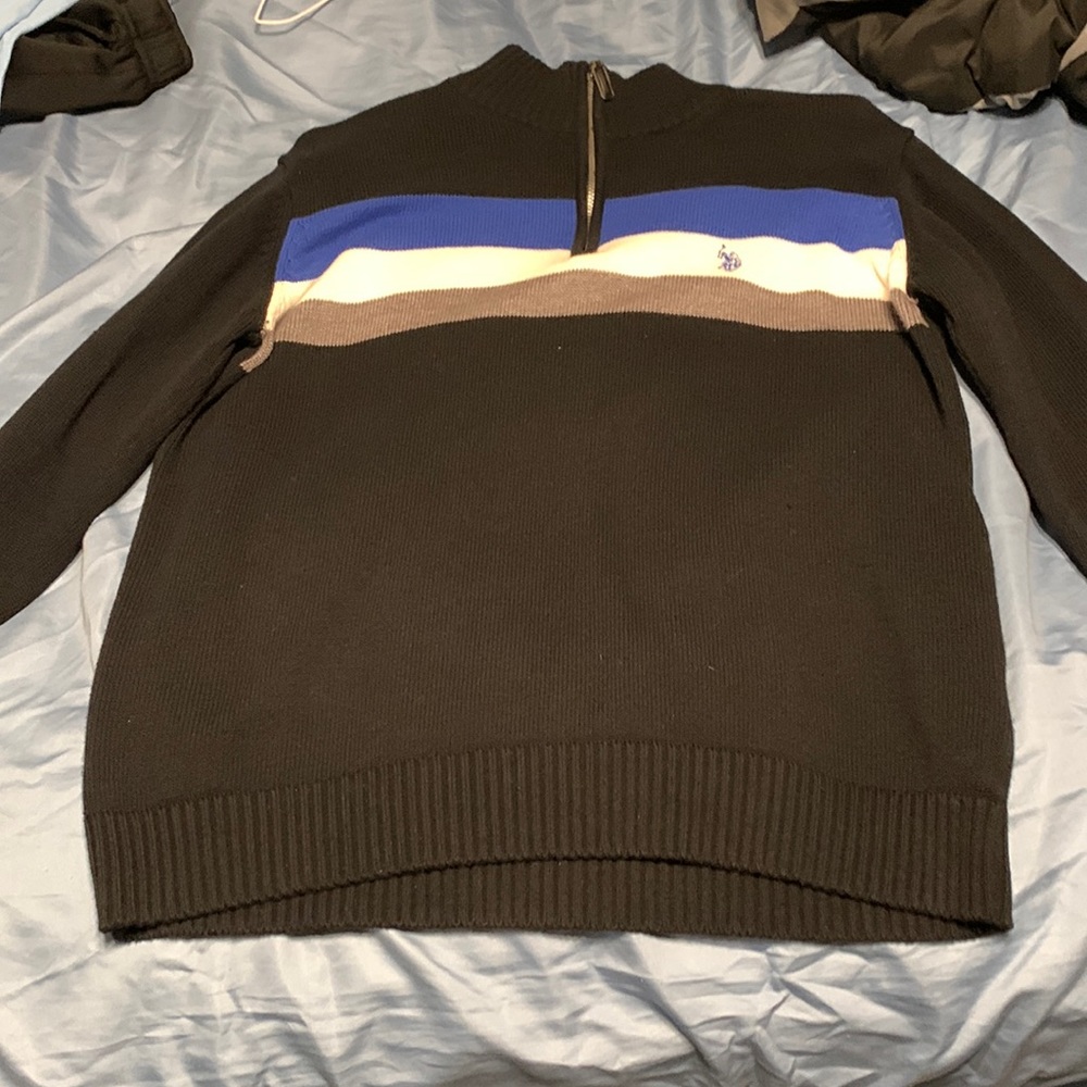 Black Polo Assn. sweater. Ive worn it a few times, it’s in great condition